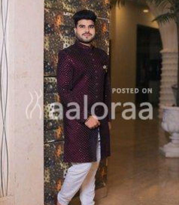 I AM PROFESSIONAL MAN AVAILABLE NOW IN DELHI HIRED ME FOR YOUR BEST SATISFACTION AND RELAXATION SUCKING RUBBING AND FULL OF ROMANCE-PROPER