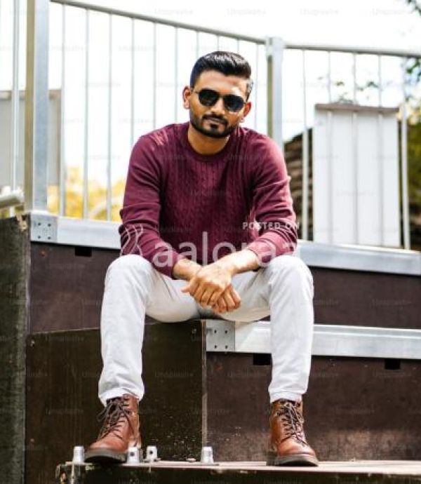 Hello ladies and girls i am independent callboy in prayagraj