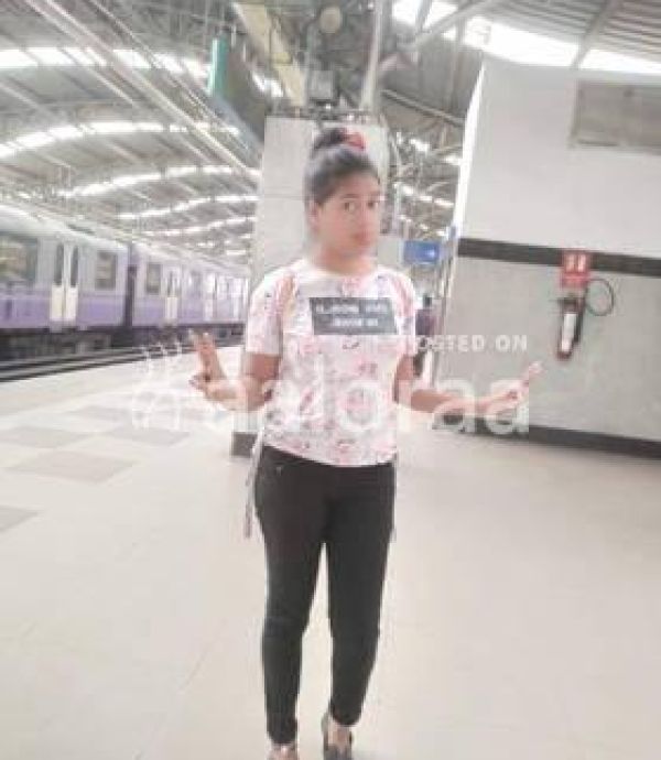 Hi profile sexy college girl housewife aunty bhabhi hotel and home service