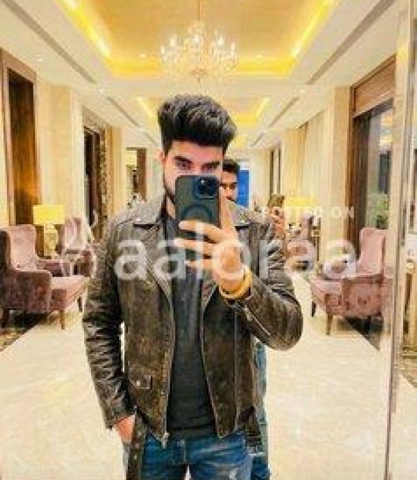 INDEPENDENT HANDSOME MALE AVAILABLE FOR  INTIMATE MASSAGE & SEX SATISFACTION  MULTIPLE ORGASMS  WET PUSSY FUN  100% SAFETY PRIVACY