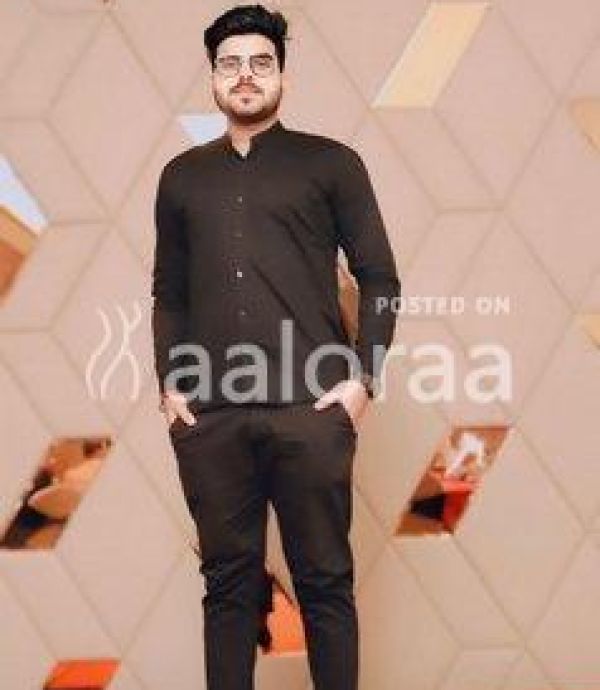 I am a fit safe nd highly educated guy giving uh next level Plessure incall & outcall both available in under budget must take care of privacy or he