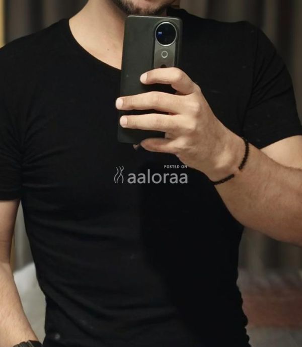 Hello  Myself Ekans here Independent Full Body massage with erotic sensational licking massage