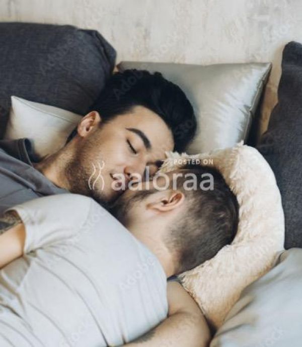 Hi Im gay bottom boy sunny I like aged man (25-45) I like sucking and fucking