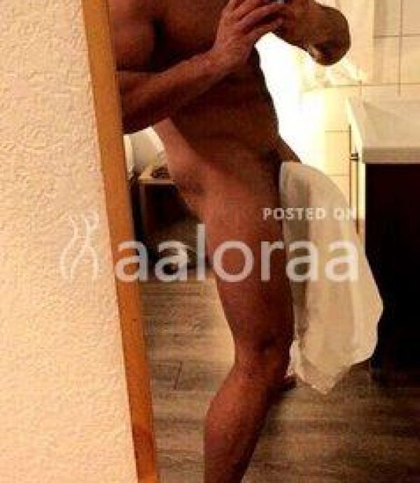 MALE ESCORT FULL BODY MASSAGE WITH ORAL AND INTERCOUR FOR FEMALE AND COUPLE