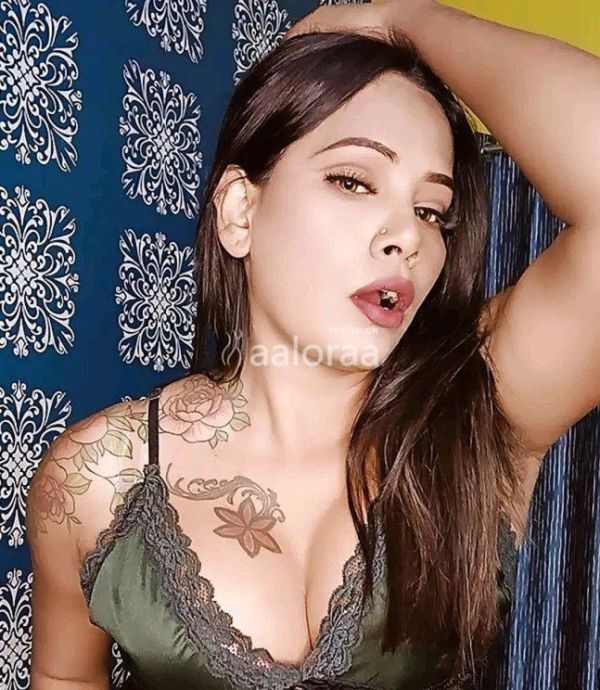 Cheeky vibe offering smooth nude shemale companionship available SHEMALE PROFSIONAL CUTE SEXY TRANSGENDER WIT BOOBS