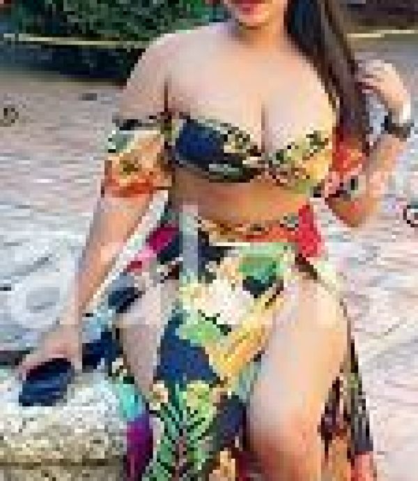 call Girls in Azadpur Metro Station Delhi & 93540 vi 65-851