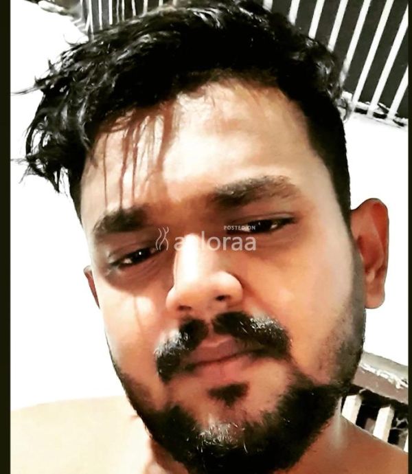 Genuine seceret service  young boy Young tall with long and wide girth dick to make you happy always and i have a good tongue to taste your juice and