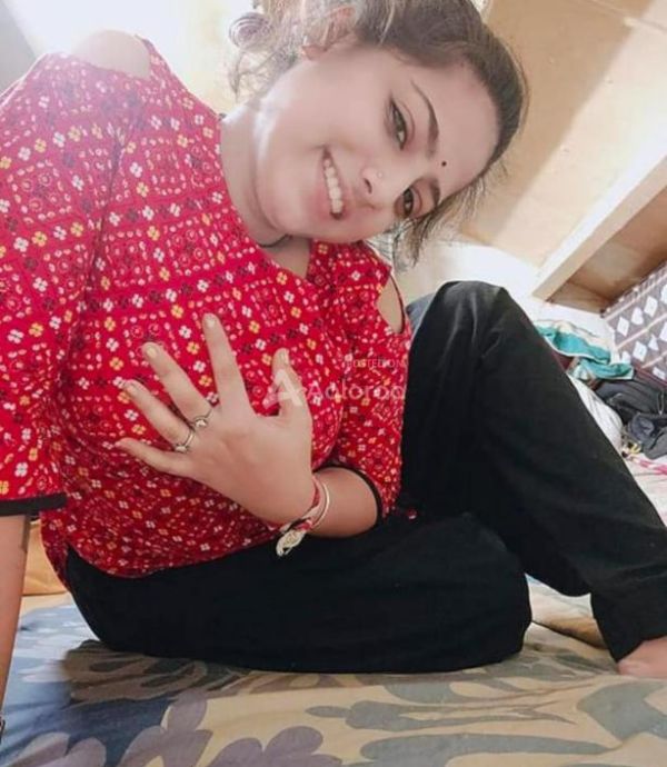 Angamaly Live whatapps video calling service available Face and voice clear i am genuine person girl nudes and opening sexy body video calling