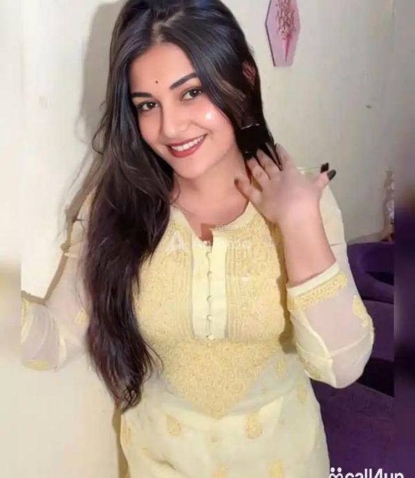 COLLEGE GIRLS AVAILABLE FOR COMPLETE ENJOYMENT WITH HIGH PROFILE INDIAN